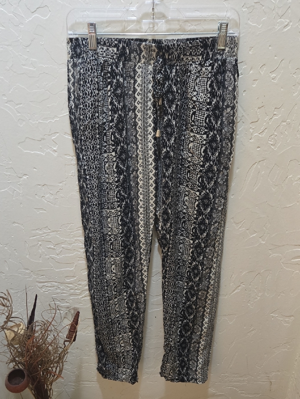 SR Black and White Printed Pants